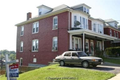 Building Photo - 608-610 N Prospect St