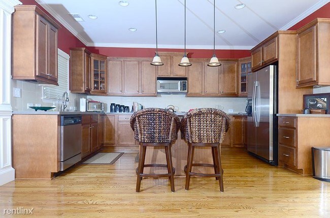 Building Photo - 2 br, 2.5 bath House - Providence