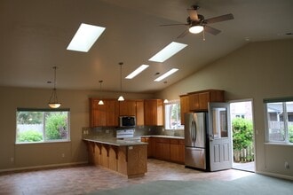 Building Photo - 3260 Tremont St