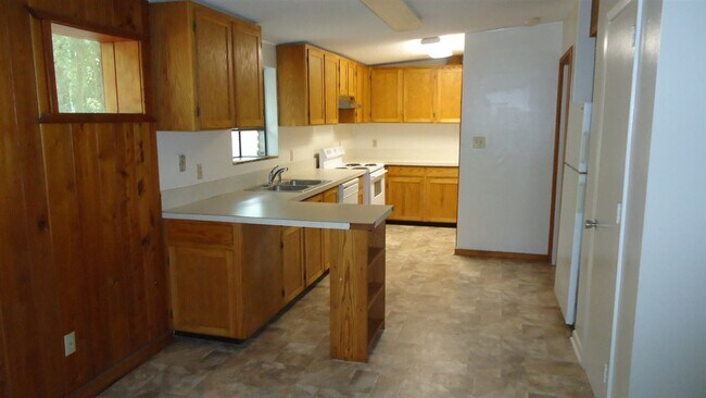 Foto del edificio - 2412 Almond Dr