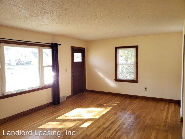 Building Photo - 3 br, 1 bath House - 282 Hilliard Road