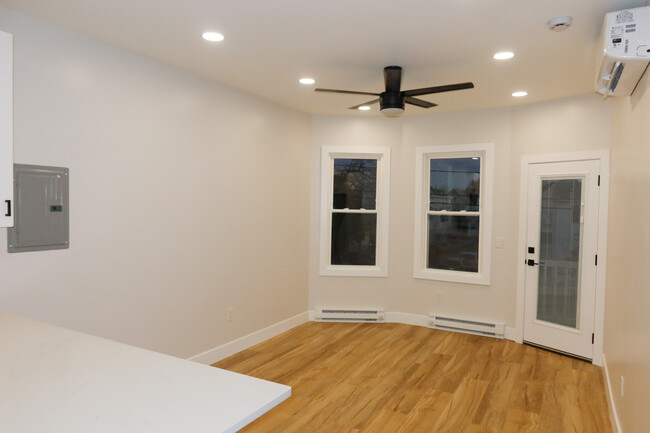 Building Photo - 116 Van Riper Ave