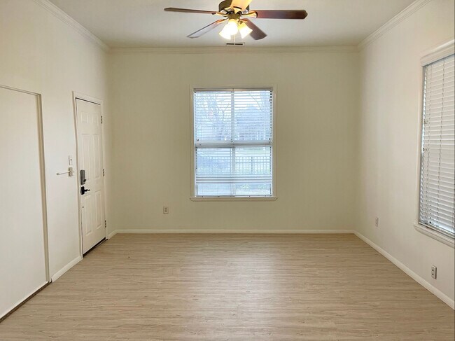 Building Photo - 820 S 400 E