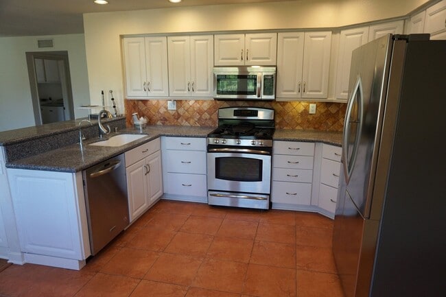 Building Photo - 22116 Richford Dr