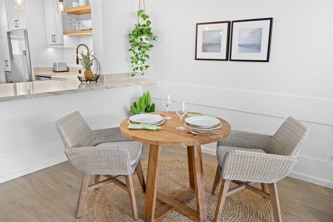 Foto del edificio - Hale Pono Waikiki by Gather: High-End 2BR, 1 Block to Waikiki, w/ Parking
