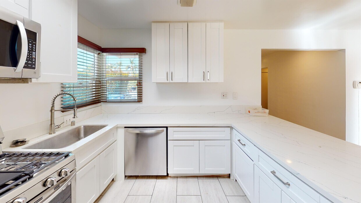 Foto principal - 6225 Hobart St