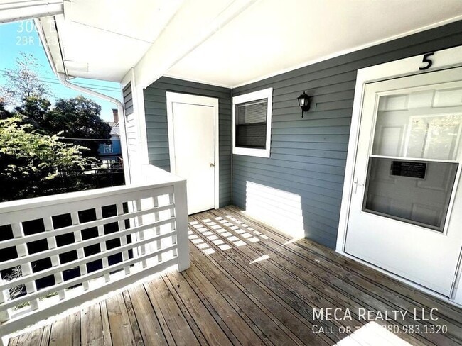 Photo - 300 E Park Ave Apartment