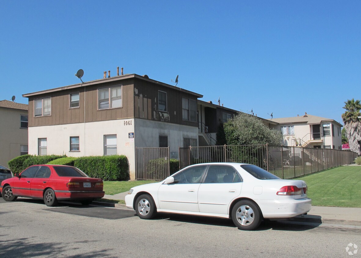 4061 Wade St - Wade Street Apartments