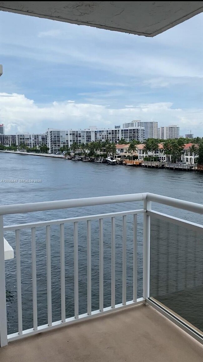Building Photo - 1600 S Ocean Dr