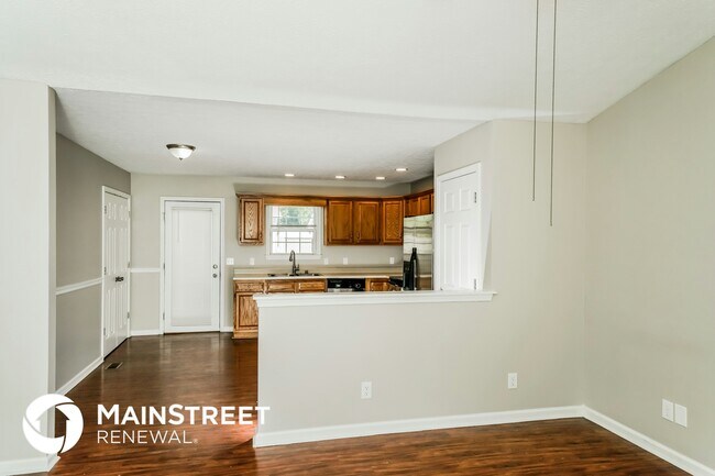 Building Photo - 8906 Greenmoore Dr