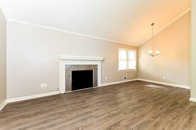 Foto del edificio - 430 Rosehill Dr