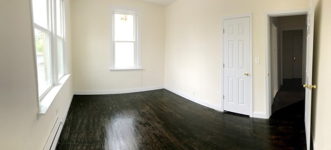 Building Photo - 3 Hicks Ln