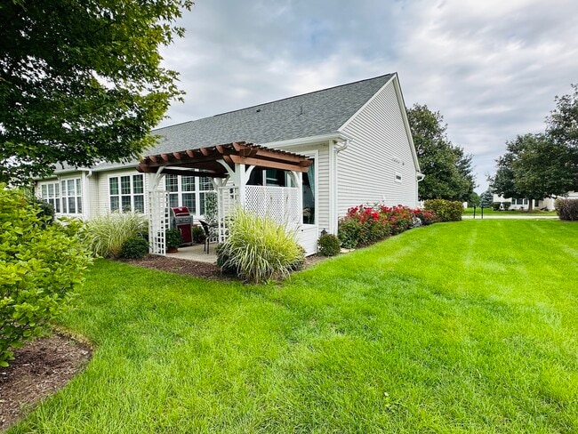 Building Photo - 809 Blue Stem Dr