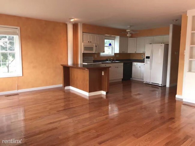 Building Photo - 3 br, 2.5 bath Townhome - 101 Hampstead Pl