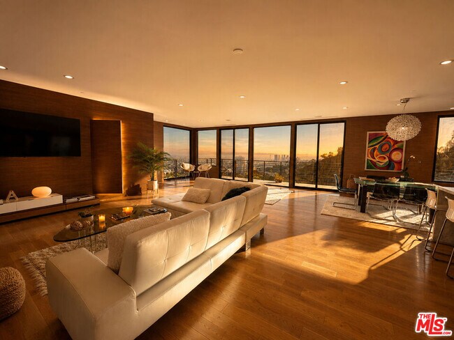 Foto del edificio - 9300 Warbler Way