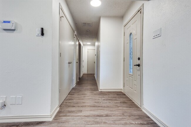 Foto del edificio - 2128 Trellis Pl