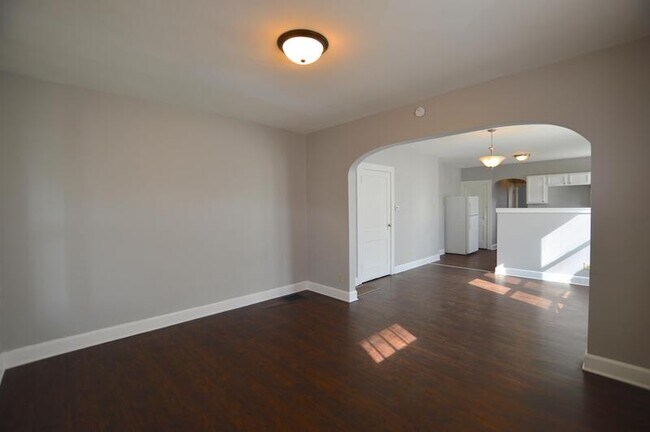 Building Photo - 1048 E Tabor St