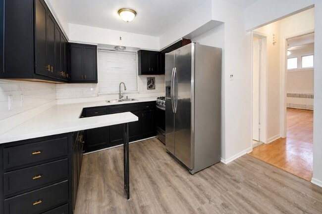 Building Photo - 424 Palisade Ave