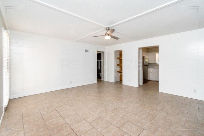 Foto del edificio - Charming 2/1.5 Apartment in Midtown!