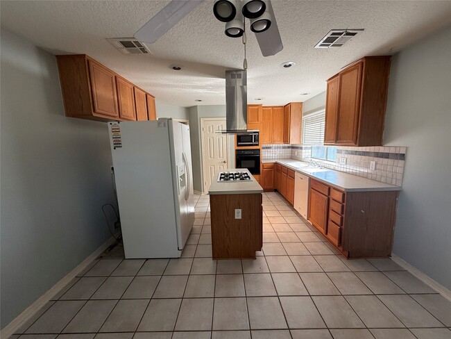 Foto del edificio - 523 Earls Ct Dr