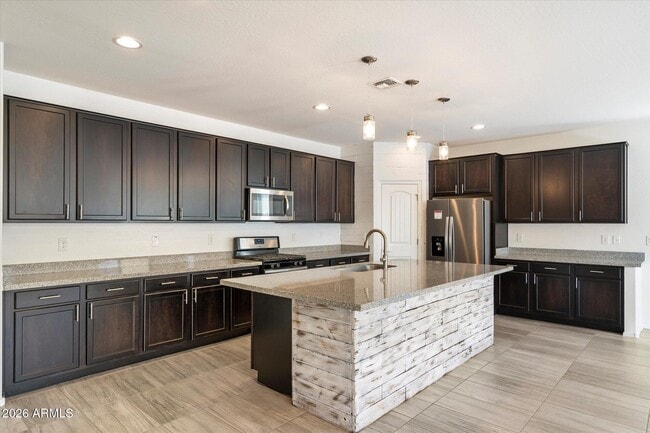 Foto del edificio - 22457 E Duncan St