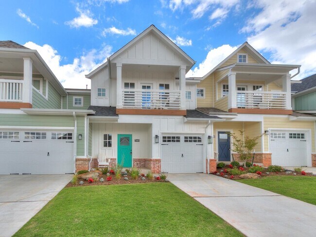 Foto del edificio - Luxury, Zero Maintenance Living Edmond Townhome