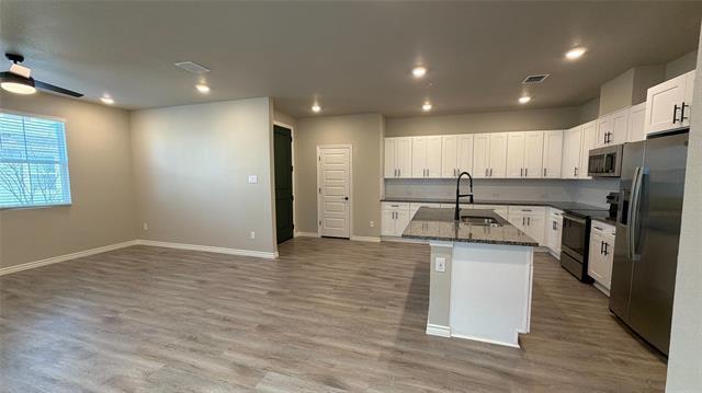 Building Photo - 709 16th St