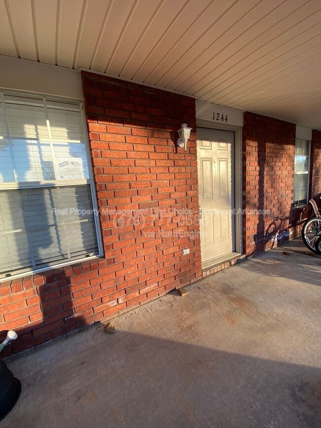 Photo - 1244 N Iron Horse Dr Townhome