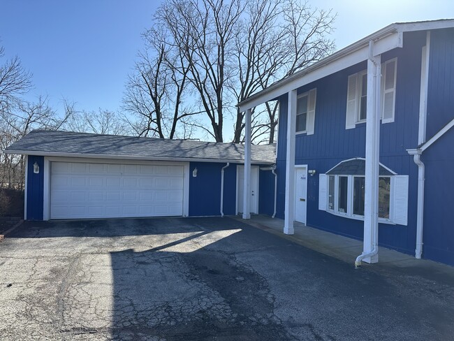 Building Photo - 16828 Manchester Rd