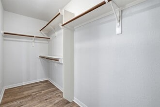 Building Photo - 326 Wild Bird Dr