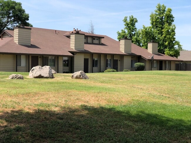 Foto del edificio - 2357 Fir Ave