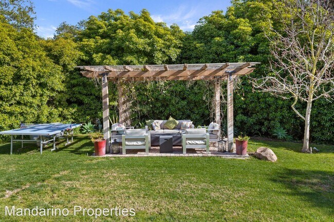 Foto del edificio - 4 br, 4 bath House - 748 Mission Canyon Road