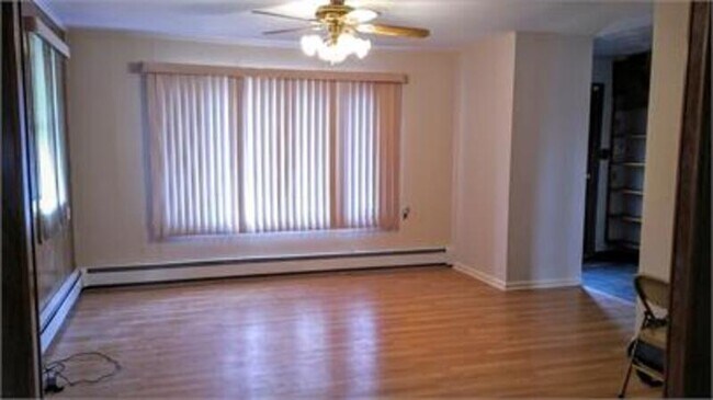 Foto del edificio - 24 Brandon Ave