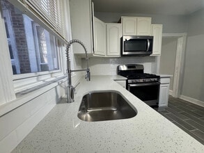 Building Photo - 5502 Crowson St