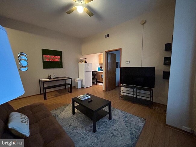 Foto del edificio - 532 N 15th St