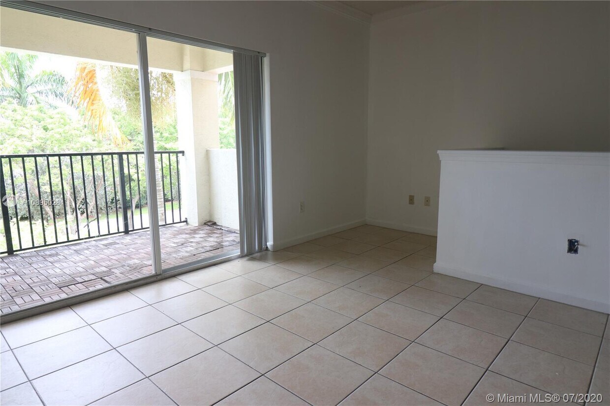 Foto principal - 6020 W Sample Rd