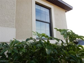 Building Photo - 530 SE 6th St