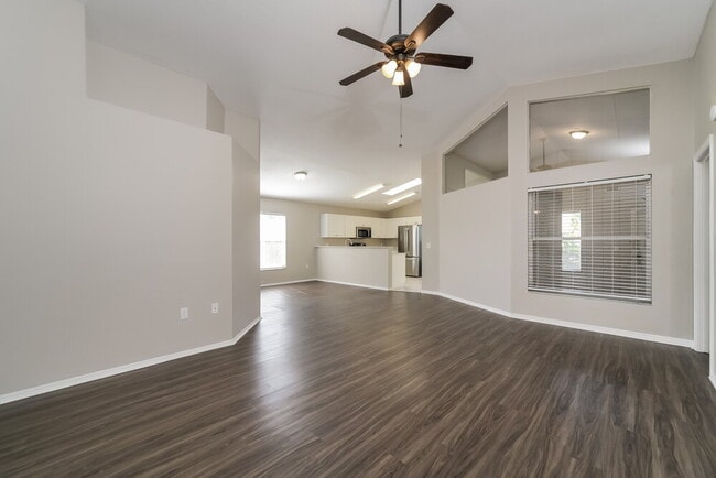 Foto del edificio - 224 Kingshill Ct SE