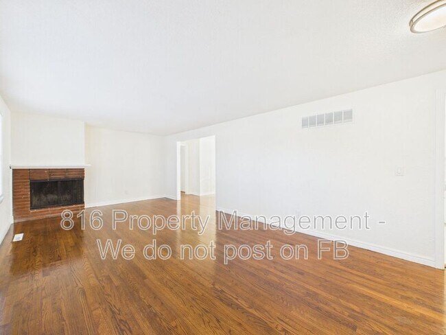 Foto del edificio - 8203 E 53rd St