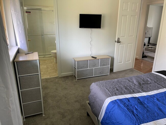 Building Photo - 1759 S Jackson Ave