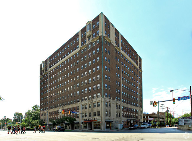 Building Photo - Commodore Place Apartments