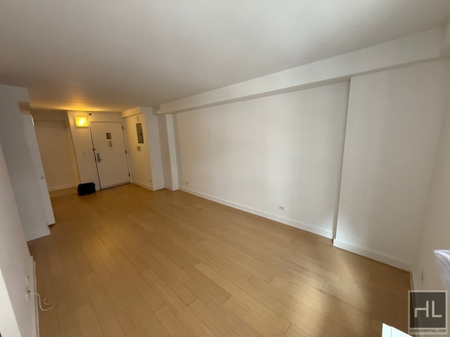 Building Photo - East 39th Street