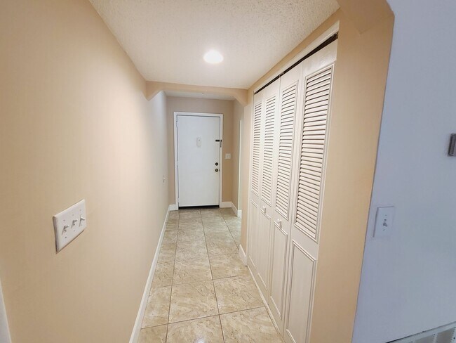 Building Photo - Lovely two bedroom two bathroom ground flo...