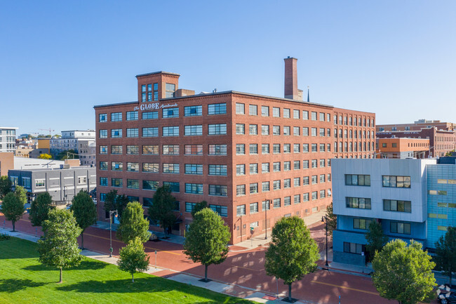 Building Photo - The Globe Apartments