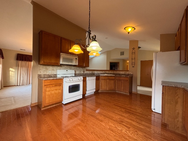 Building Photo - 24118 Walnut Cir