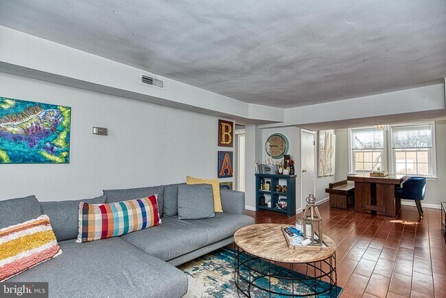 Foto del edificio - 6614 10th St