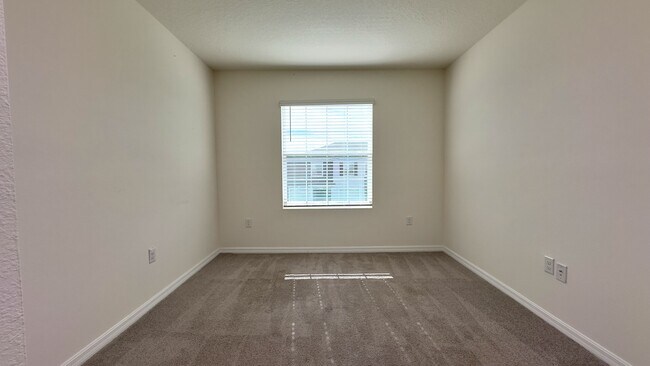 Foto del edificio - 1570 Hubbell Rd