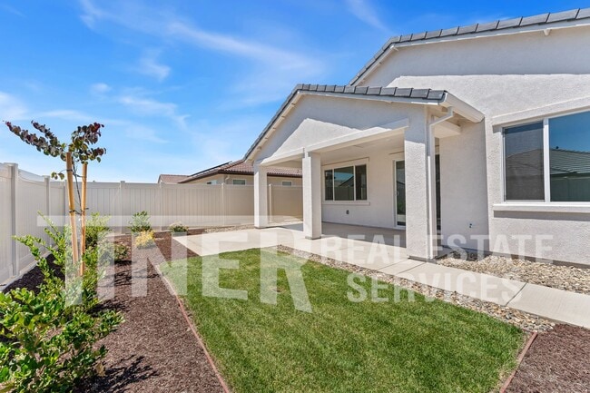 Building Photo - 3062 Pansona St