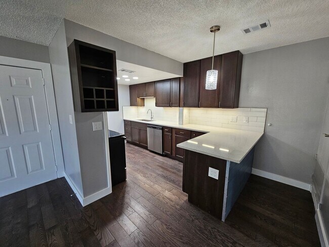 Foto del edificio - 1 Bedroom Condo in Aurora