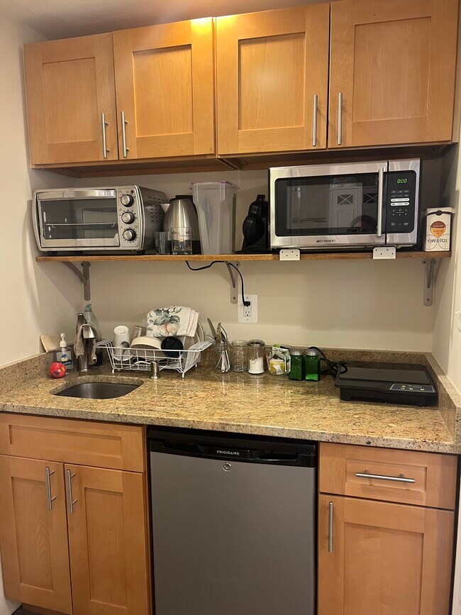 Foto del edificio - 6807 Buttermere Ln